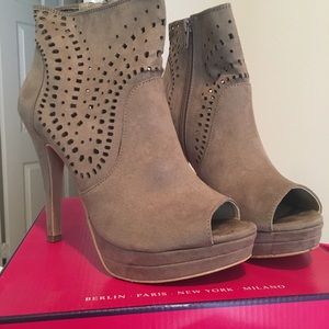 Ankle boots